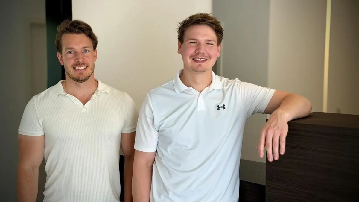 Die beiden Therapeuten des Gesundheitskreises Dauer & Müller in ihrer Praxis in Eslohe
